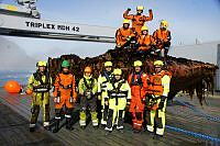 20200805_353_KV Jarl_Svalbard_Hornsund_Heveops_Amfibie på dekk_En fornøyd gjeng.JPG